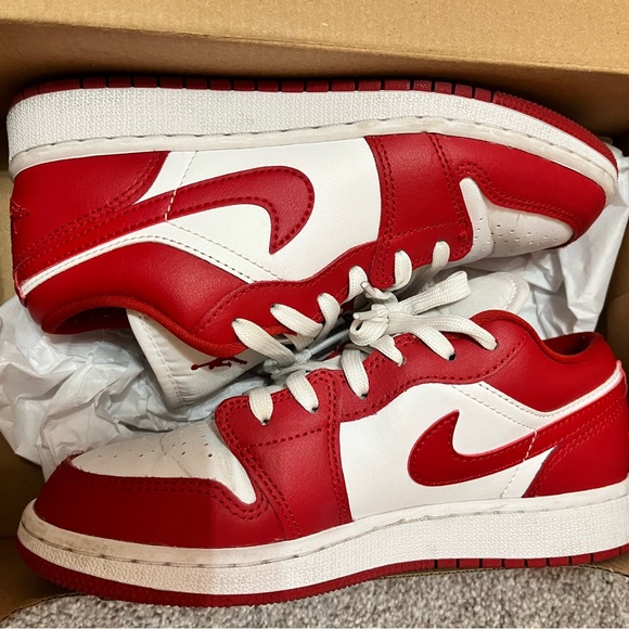 Gym Red Jordan 1 - Picture 1 of 3